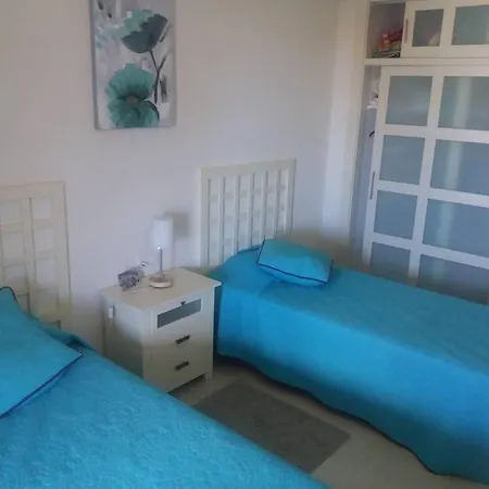 דירה 2 Bedroom With Large Terrace